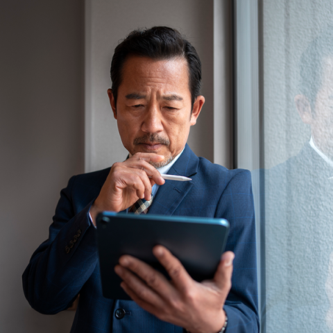 Leading Self: Clarity Under Ambiguity